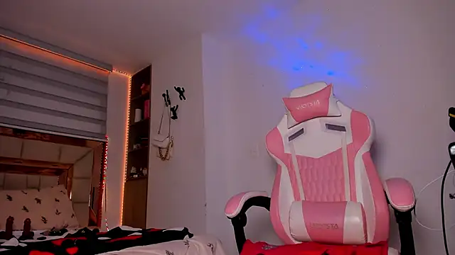 andreafernandz online show from March 5, 2026, 1:35 am