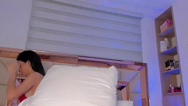 violetta-brown1 online show from January 24, 2025, 3:22 am