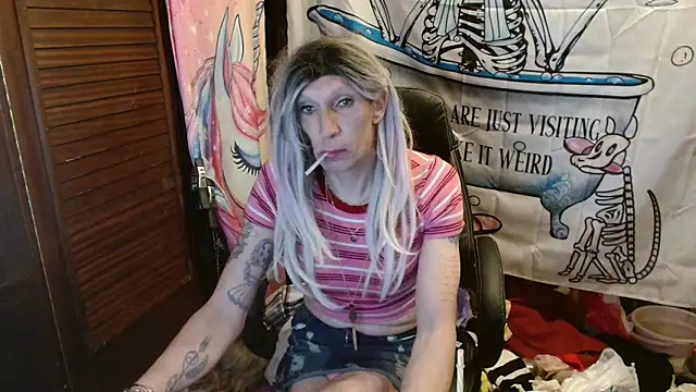 Ombeline1 online show from March 26, 2026, 6:39 pm