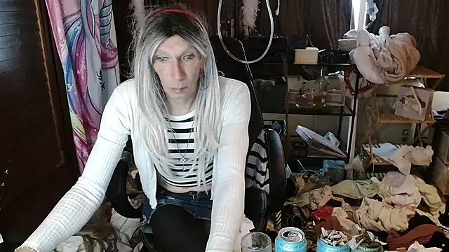 Ombeline1 online show from October 12, 2025, 8:26 am