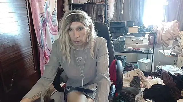 Ombeline1 online show from November 2, 2025, 11:37 am