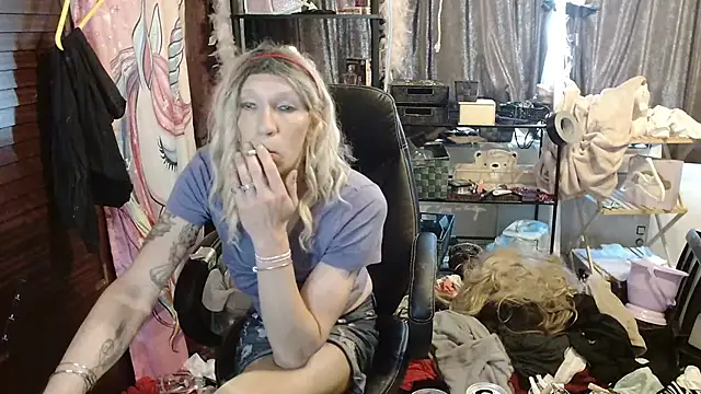 Ombeline1 online show from November 9, 2025, 11:03 am