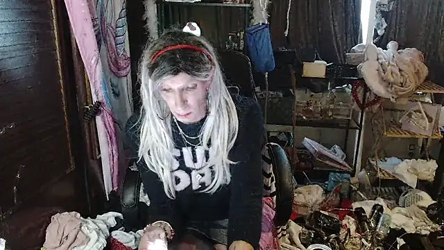 Ombeline1 online show from October 4, 2025, 7:43 am