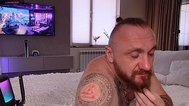 niki7377 online show from April 15, 2026, 5:13 am