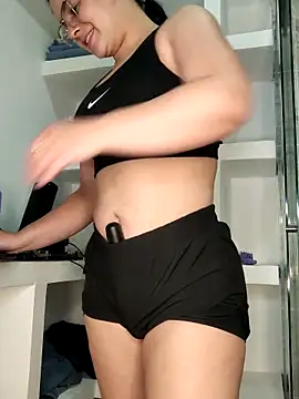 Lia Hurley online show from October 6, 2025, 8:09 pm