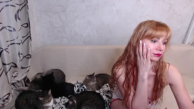 Olivia Winston online show from October 20, 2025, 11:27 pm