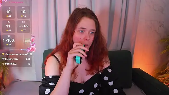 SophiePure online show from March 20, 2025, 2:51 am