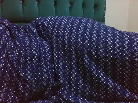 Sexy Riri online show from April 8, 2026, 7:43 am