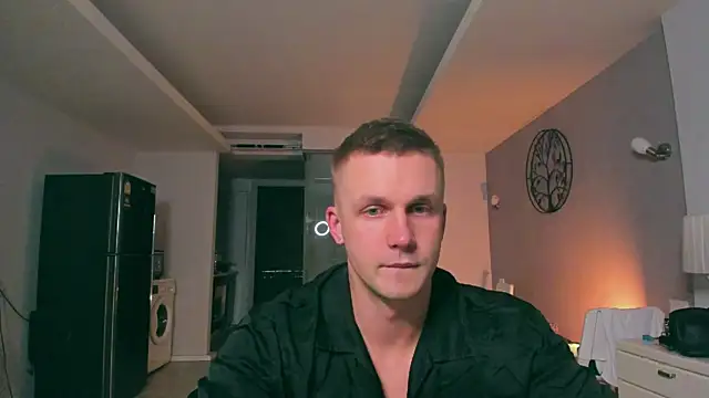 Samuel Andrew online show from September 13, 2025, 9:31 am