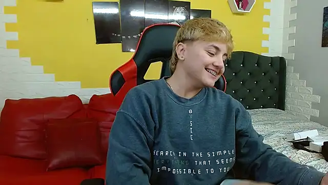 isabeautyx19 online show from October 2, 2025, 2:04 am