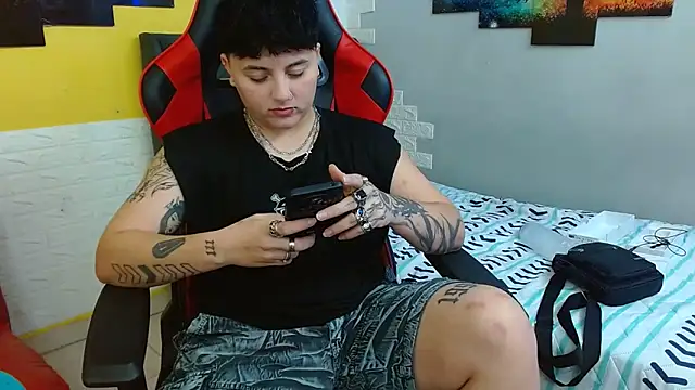 isabeautyx19 online show from October 28, 2025, 3:40 am