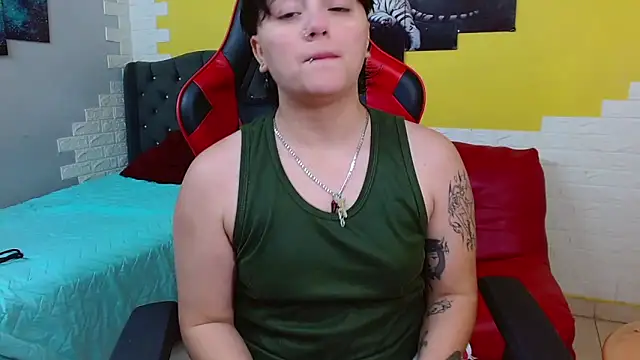 isabeautyx19 online show from February 18, 2026, 2:09 am