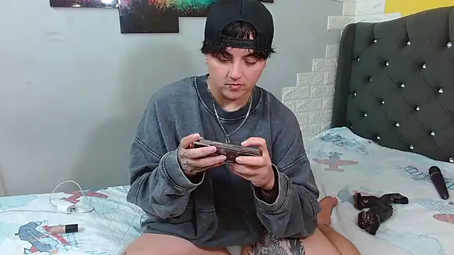 isabeautyx19 online show from February 13, 2026, 1:38 am