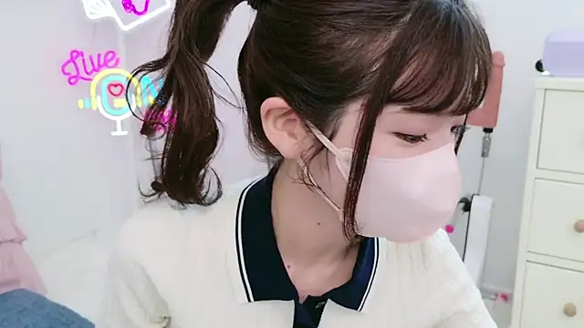 -minami- online show from March 20, 2025, 3:45 am