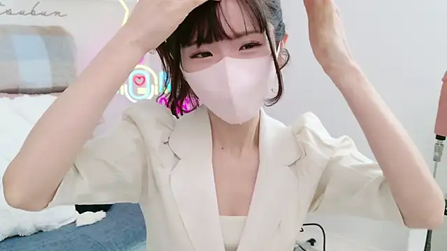 -minami- online show from March 8, 2025, 3:50 am