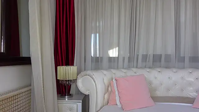 NinaCrystal1 online show from March 12, 2025, 7:13 am