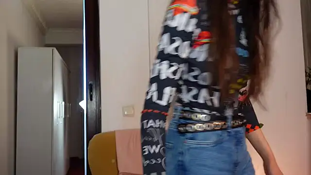 NinaCrystal1 online show from April 5, 2026, 5:25 am