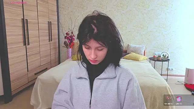 JulisSweet online show from September 27, 2025, 7:25 am