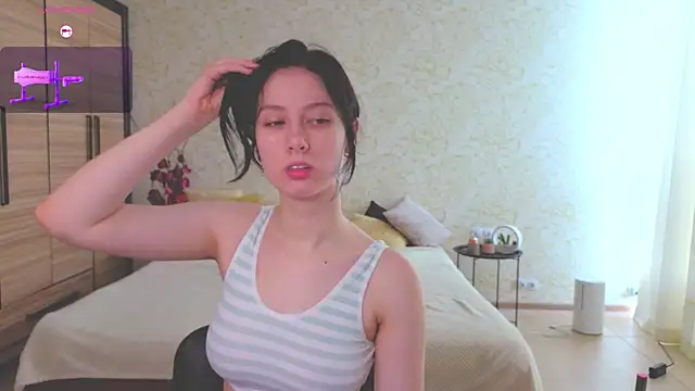 JulisSweet online show from September 29, 2025, 7:04 am