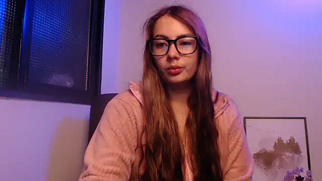 Snapshot of lalawhitte chatting on April 22, 2026, 10:33 am lalawhitte online show from April 22, 2026, 10:33 am