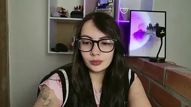 Snapshot of lalawhitte chatting on May 27, 2026, 10:44 am lalawhitte online show from May 27, 2026, 10:44 am