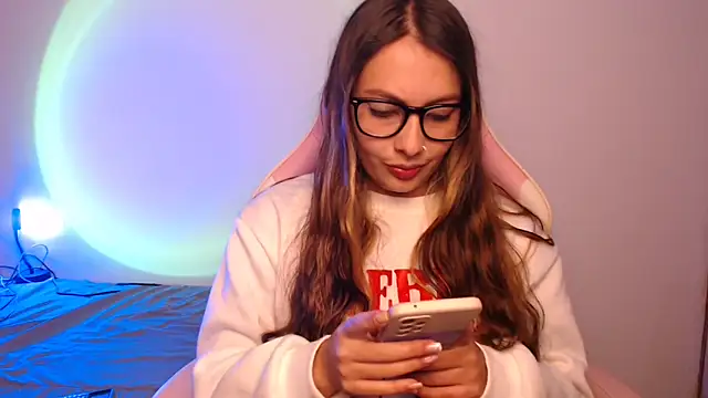 lalawhitte online show from October 3, 2025, 8:32 pm