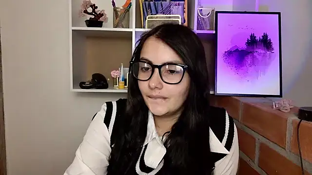 Snapshot of lalawhitte chatting on May 19, 2026, 9:38 am lalawhitte online show from May 19, 2026, 9:38 am