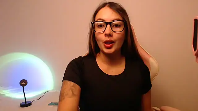 lalawhitte online show from September 19, 2025, 8:35 pm