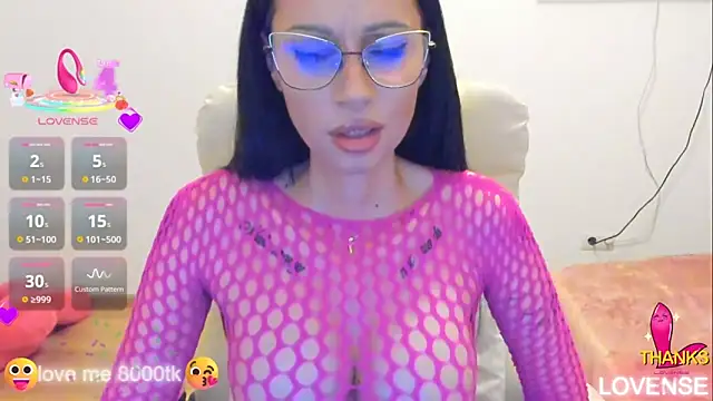 kissnicol32 online show from November 23, 2025, 6:51 pm