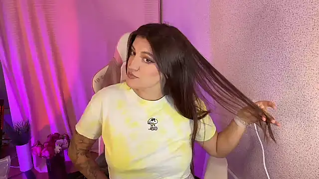 Katrin  kiss online show from October 21, 2025, 4:28 pm