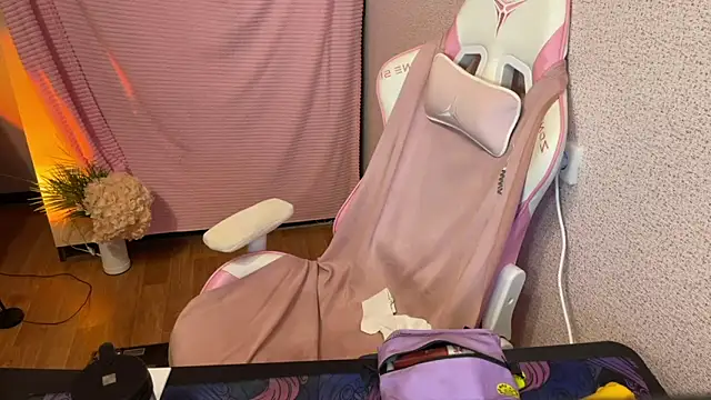 Katrin  kiss online show from December 3, 2025, 6:40 pm