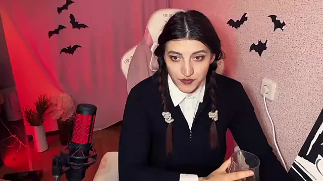 Katrin  kiss online show from October 29, 2025, 8:30 pm