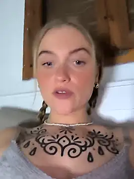 Goldloeckchen159 online show from March 16, 2025, 8:32 pm