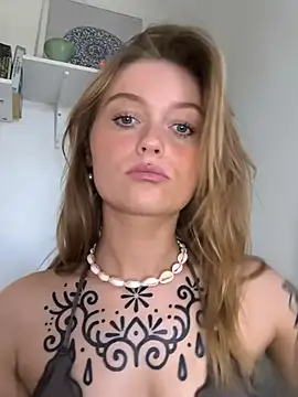 Goldloeckchen159 online show from September 14, 2025, 10:48 am