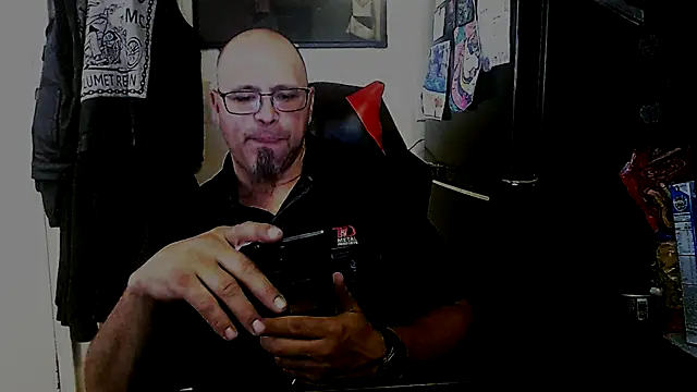 KrazyLegz online show from September 29, 2025, 8:58 pm