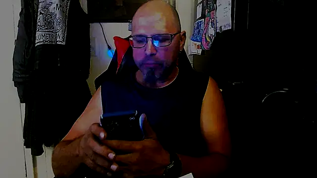 KrazyLegz online show from October 1, 2025, 11:52 pm