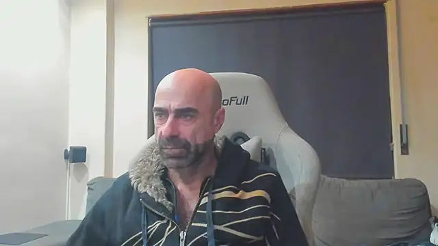 Snapshot of Bicopflirt chatting on February 5, 2026, 1:34 am Bicopflirt online show from February 5, 2026, 1:34 am