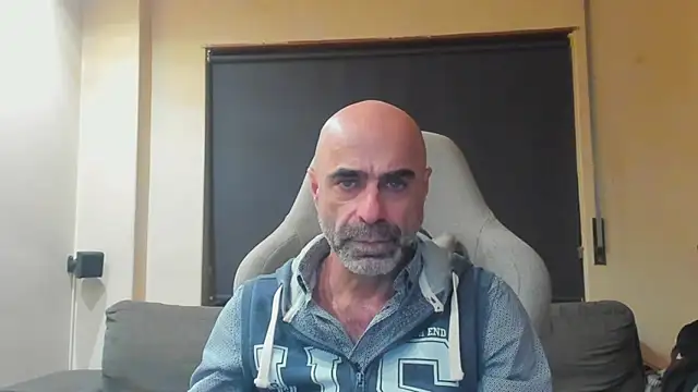 Snapshot of Bicopflirt chatting on March 5, 2026, 12:18 am Bicopflirt online show from March 5, 2026, 12:18 am