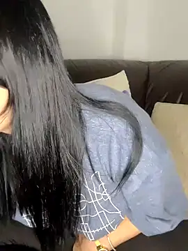 Snapshot of ReiyaRey chatting on November 4, 2025, 10:24 pm ReiyaRey online show from November 4, 2025, 10:24 pm