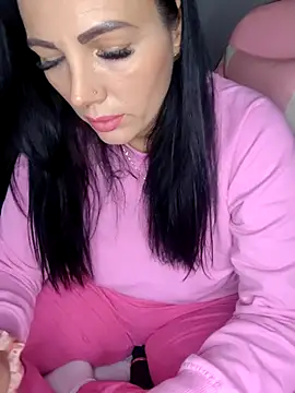 Snapshot of ReiyaRey chatting on October 29, 2025, 10:31 pm ReiyaRey online show from October 29, 2025, 10:31 pm