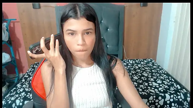 lyanamerry0 online show from October 2, 2025, 8:45 pm