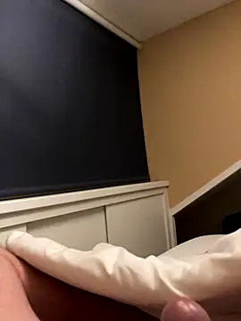 LivingLegend1978 online show from December 1, 2025, 11:05 pm