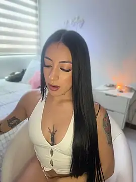 keilelewis online show from April 20, 2026, 7:04 pm