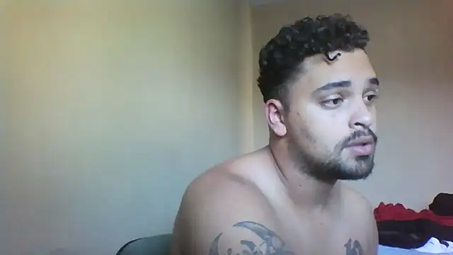 Snapshot of Xcumshot33 chatting on September 21, 2025, 6:35 pm Xcumshot33 online show from September 21, 2025, 6:35 pm