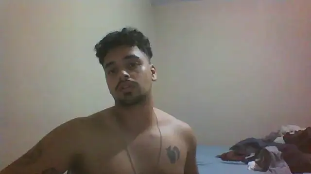 Snapshot of Xcumshot33 chatting on October 14, 2025, 1:39 am Xcumshot33 online show from October 14, 2025, 1:39 am