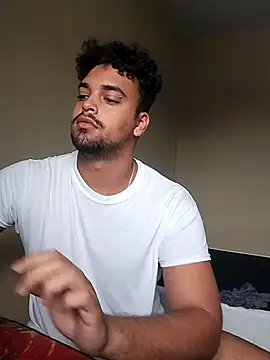 Snapshot of Xcumshot33 chatting on March 17, 2025, 12:04 pm Xcumshot33 online show from March 17, 2025, 12:04 pm