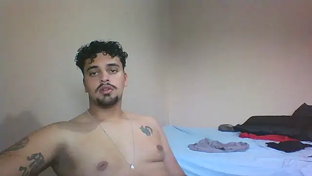 Snapshot of Xcumshot33 chatting on October 3, 2025, 8:21 pm Xcumshot33 online show from October 3, 2025, 8:21 pm