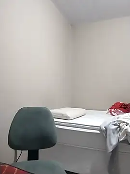 Snapshot of Xcumshot33 chatting on March 11, 2025, 3:47 am Xcumshot33 online show from March 11, 2025, 3:47 am