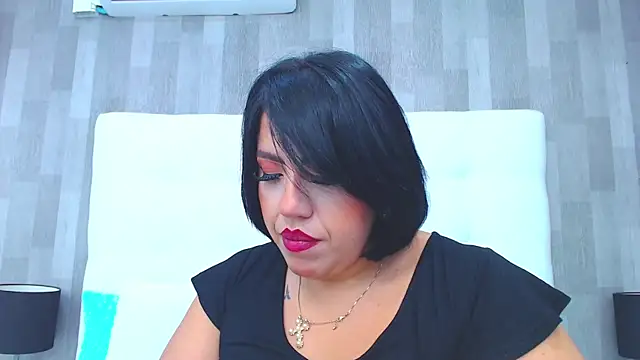 LeahMillerr online show from February 5, 2025, 12:27 pm