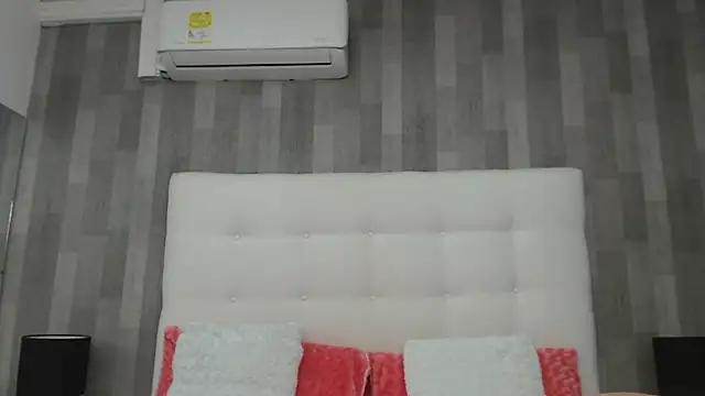 LeahMillerr online show from March 17, 2025, 12:35 pm